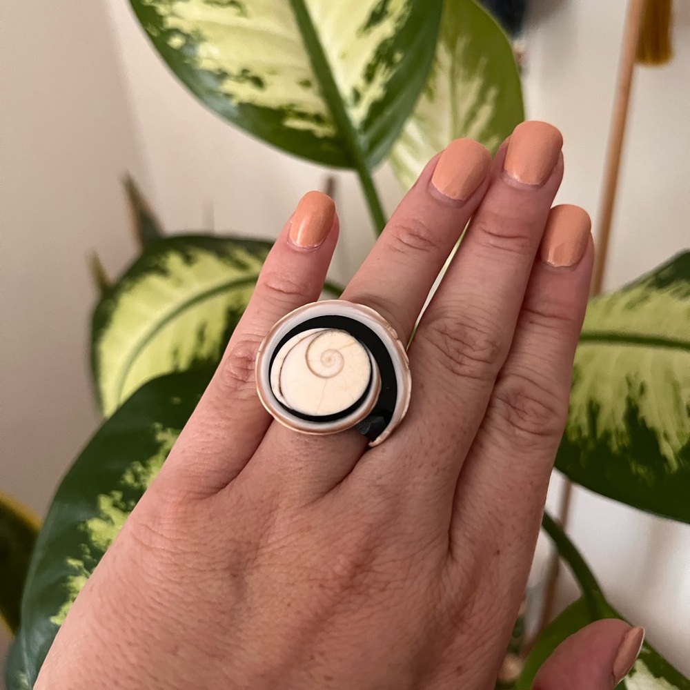 Seashell ring. Size 7.5.